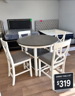 Beautiful! 5-pc round table set counter Height