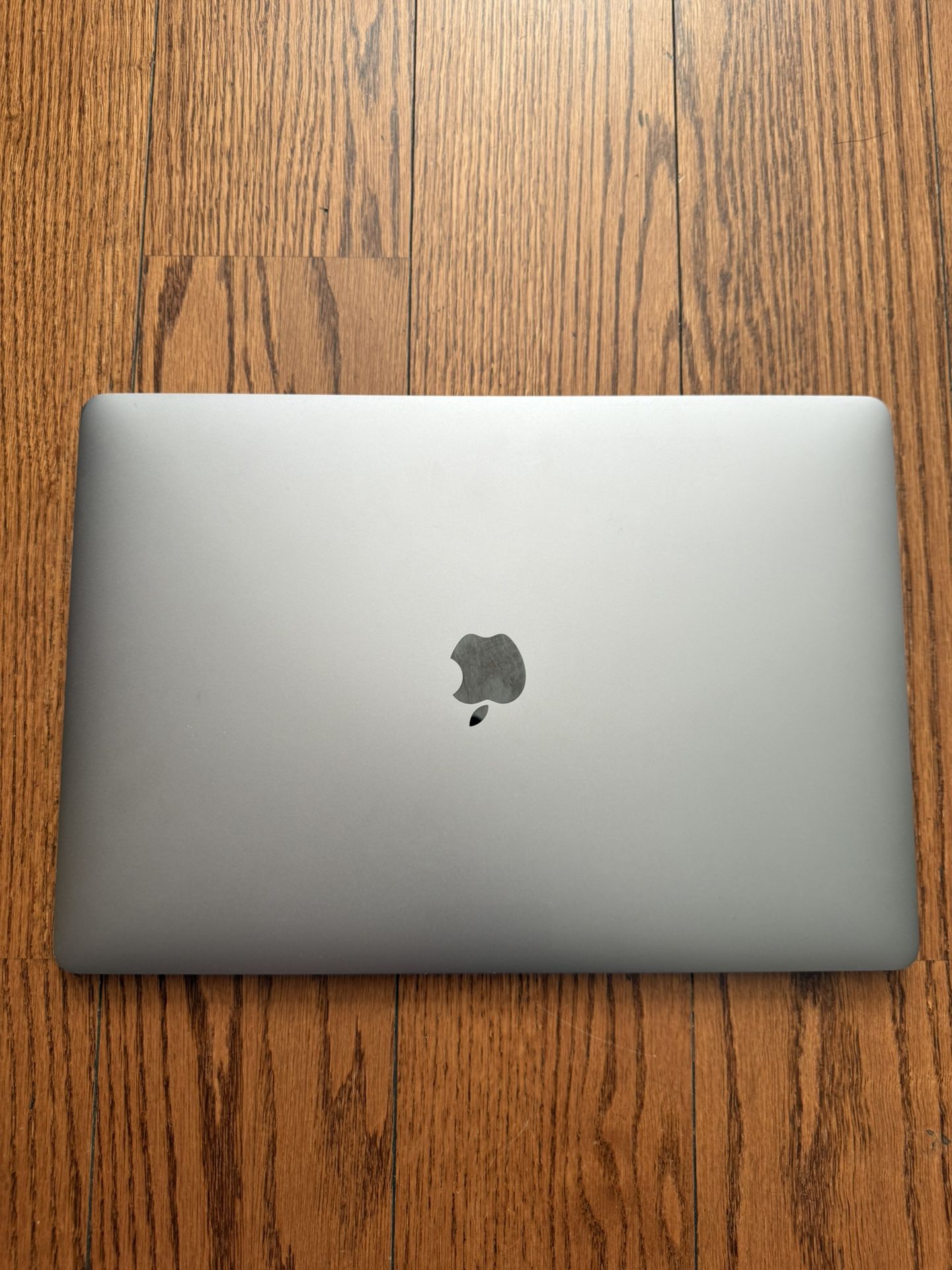 MacBook Pro 15” 2018/16GB RAM/1TB SSD/Fully Functional