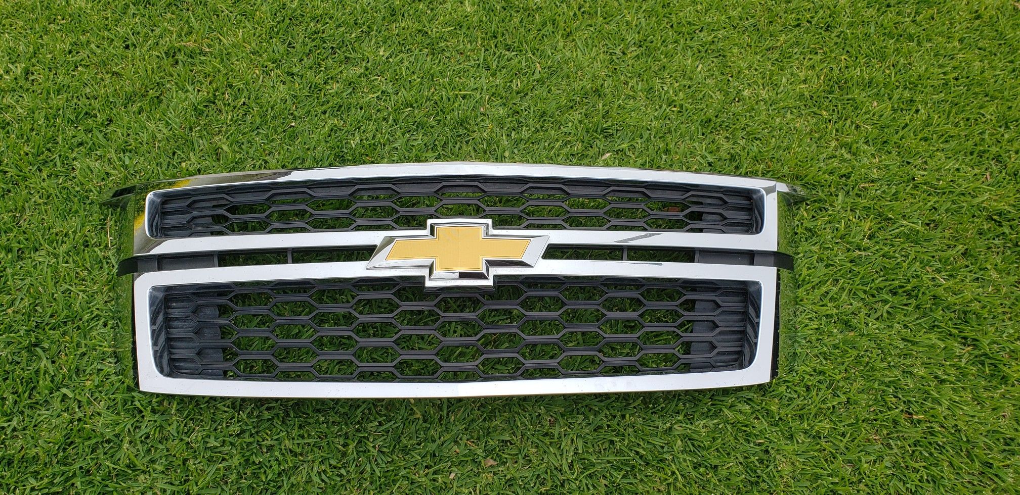 2017 Chevy Suburban OEM Grille