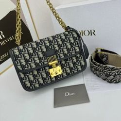 Buy exquisite bags worth your discount
