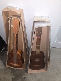 2 vintage ukulele