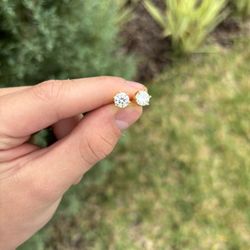 VVS CLARITY MOISSANITE EARINGS 