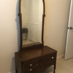 Childs Antique Dresser With Mirror.