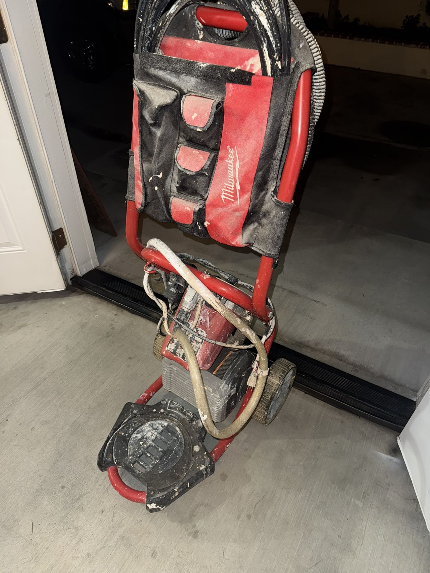 Milwaukee Spray Paint