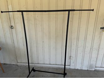 Clothes rack on wheels firm black