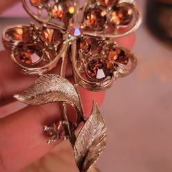 Vintage Usne Rhinestones Silvertone Brooch