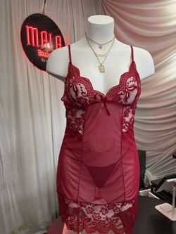 WOMENS CLOTHES AND LINGERIE 