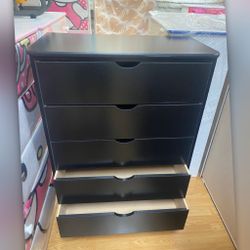 5 Drawer Dresser 