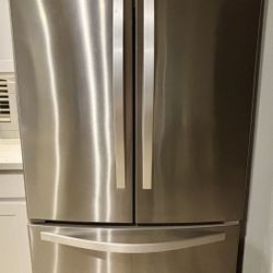 Whirlpool Refrigerator $450