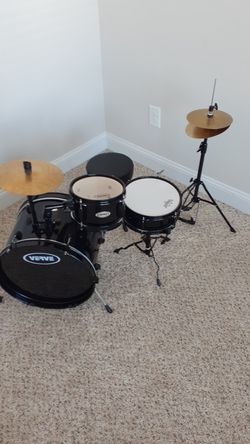 kid's drum set
