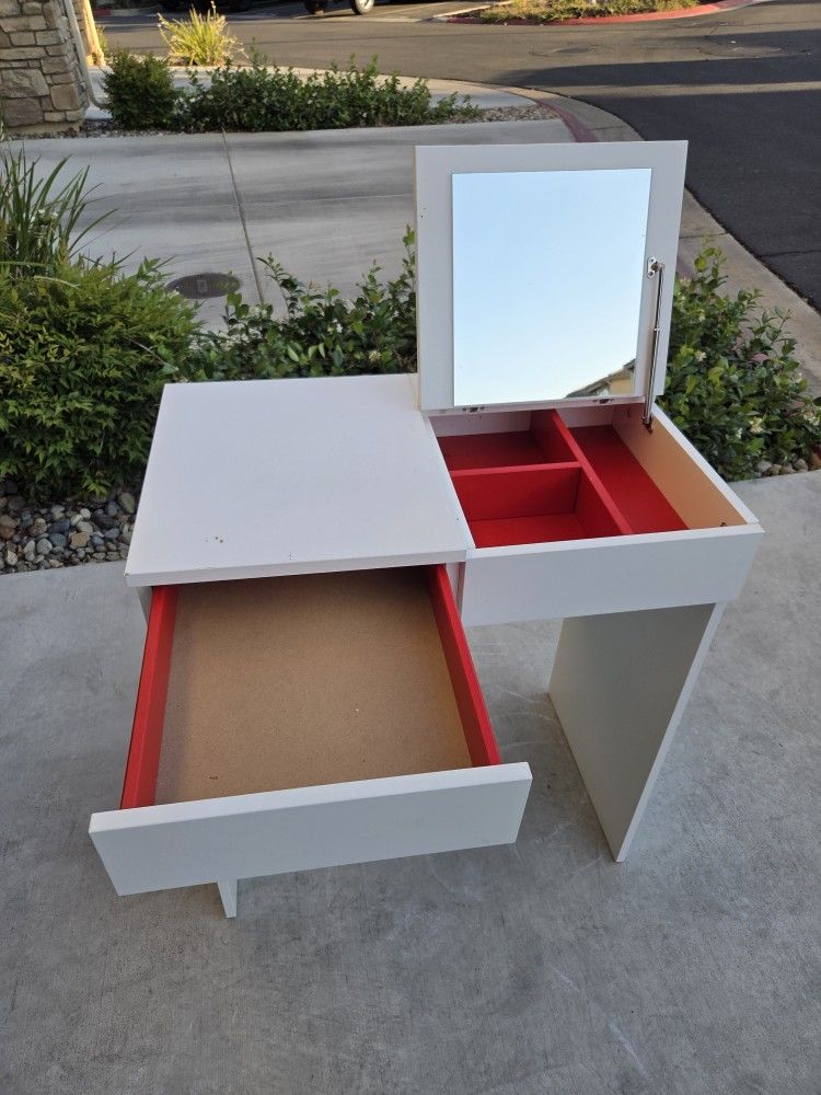 IKEA BRIMNES Dressing Table – White – Great Condition!