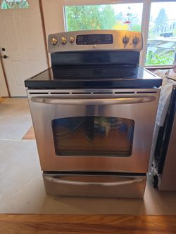 GE Convection glass top stove
