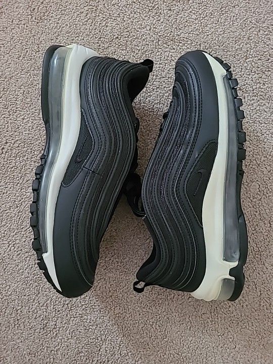 Wmns Nike Air Max 97 " Black White " Size 9wmns/7.5 Men  & 8wmns/6.5 Youth 
