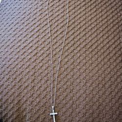 925 REAL SILVER NECKLACE WITH CROSS CHARM BEATIFUL PERFECT CONDITION 