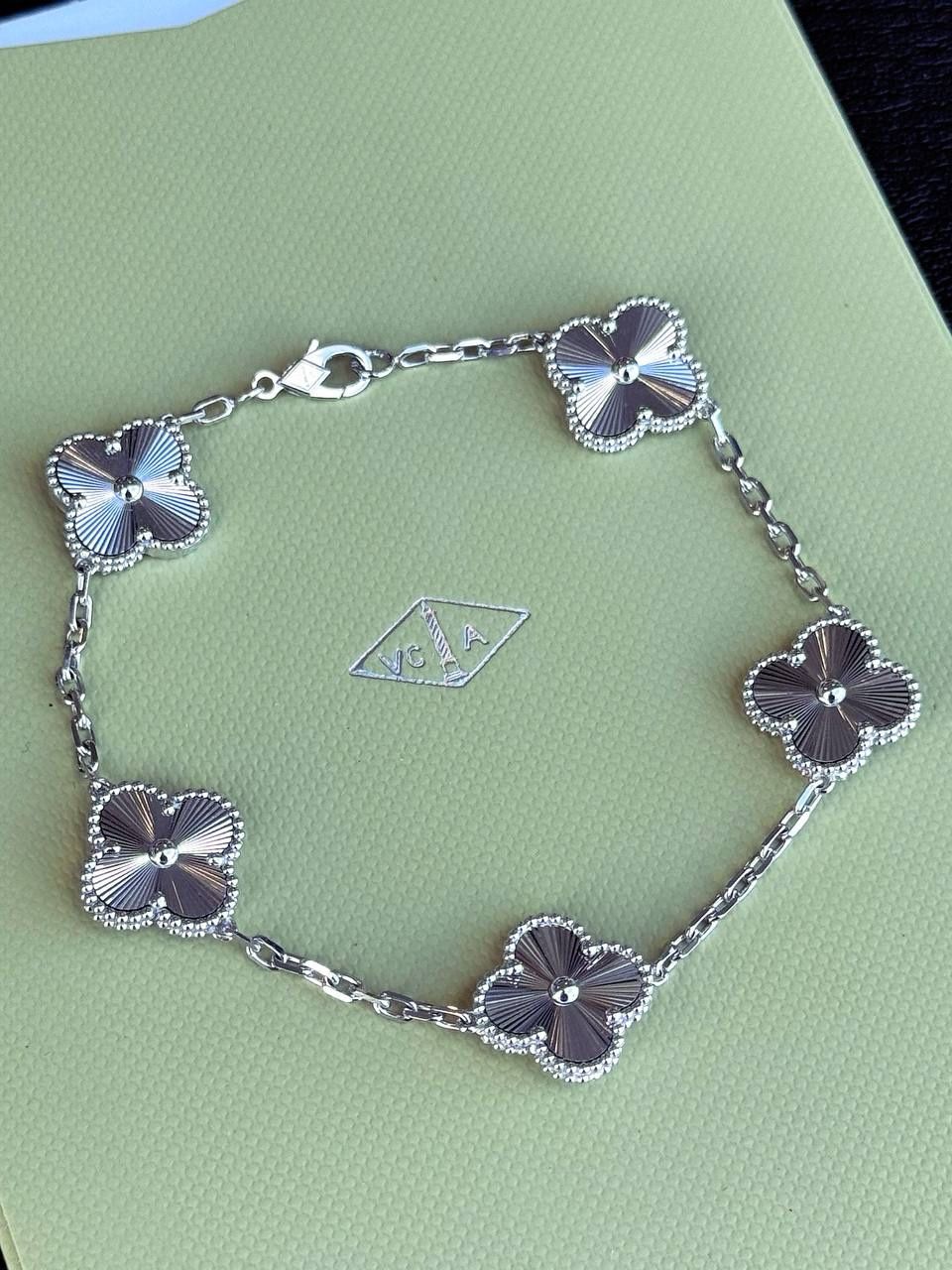 18k solid white gold Van cleef Alhambra style 5 motifs clover shape gold bracelet