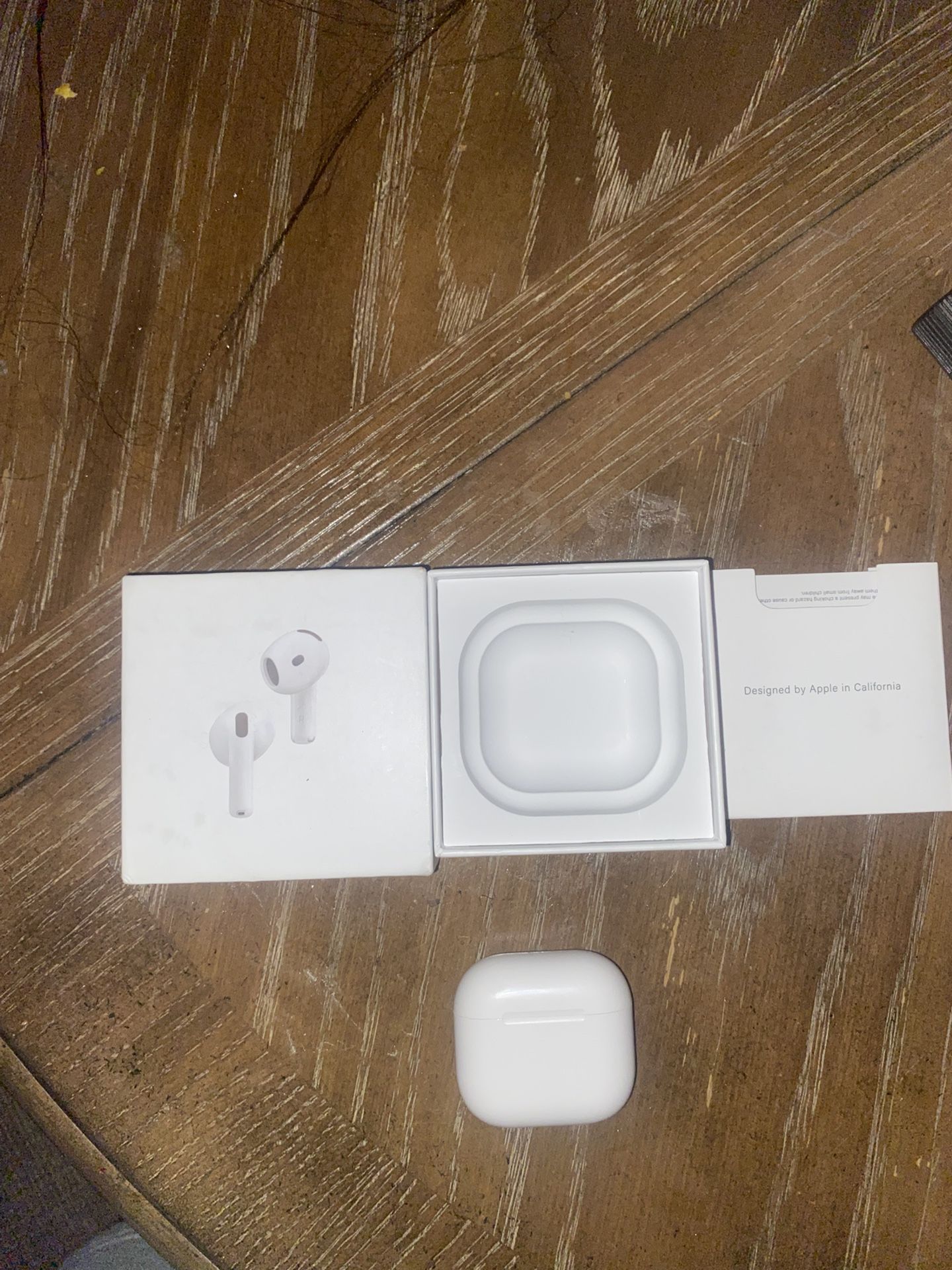 AirPods 4