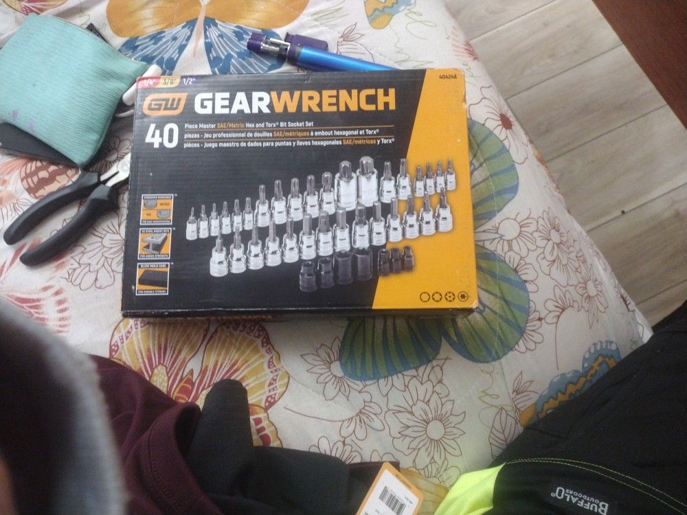 Gear wrench 40 Piece Set. Hex/Torx Bit Socket Set