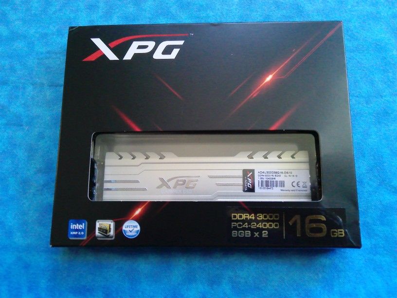 ADATA XPG GAMMIX D10 16GB (2 x 8GB) DDR4 3000 PC4-24000 CL 16-18-18 1.35v
