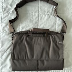 Incase Laptop Bag - Chocolate Brown 15in - Mint Condition 