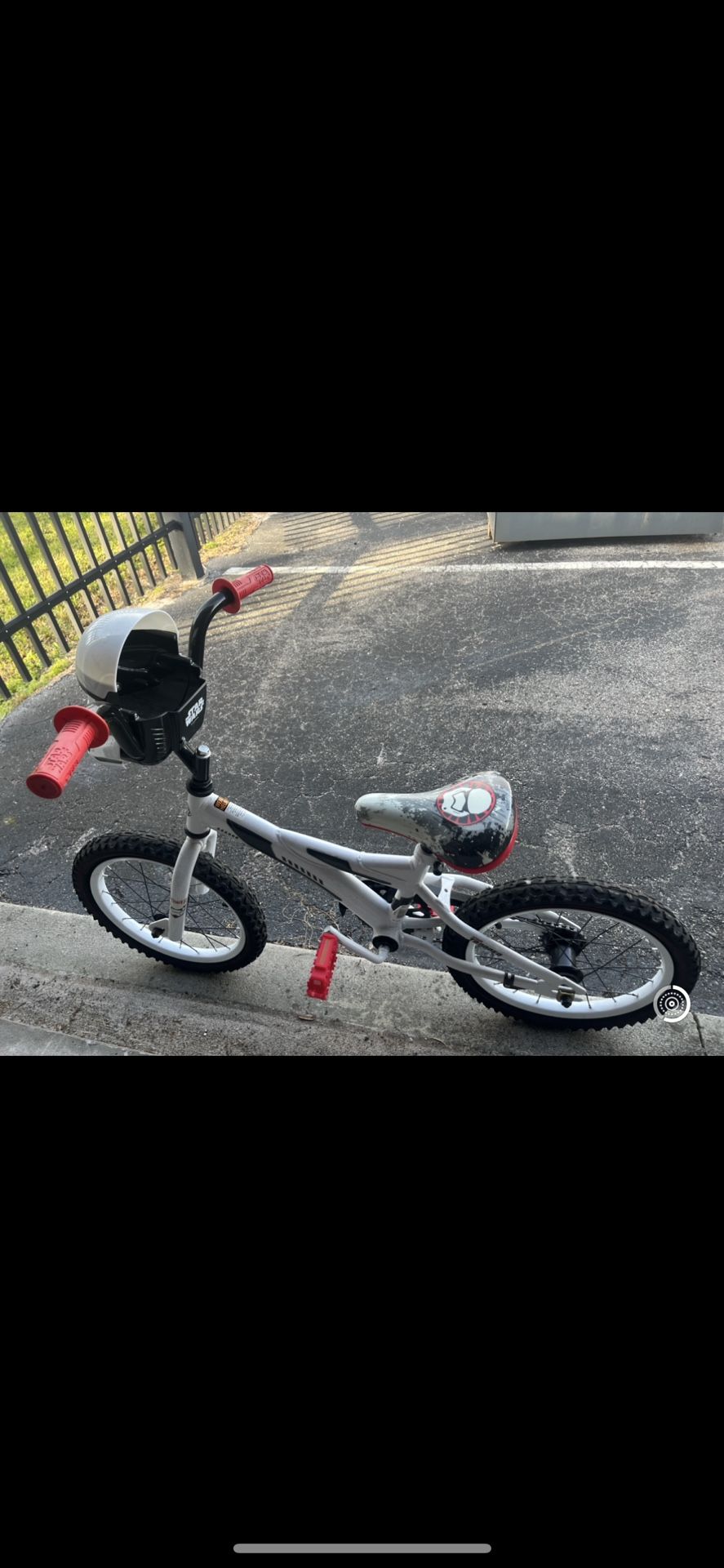 Star Wars Bike With Training Wheels  16 In