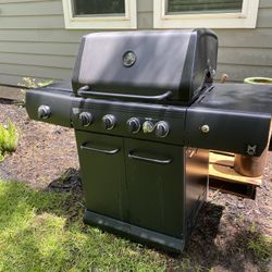 Propane BBQ Grill With Side Burner