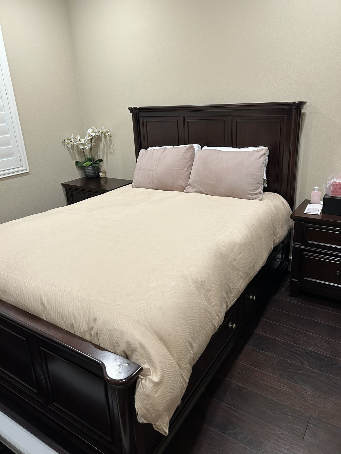 Queen Bedroom Furniture Set -Solid Wood Espresso Finish