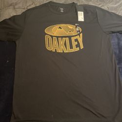 Men’s Oakley 2xl