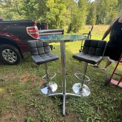 Tall Flip Top Cocktail Table With Bar Stools
