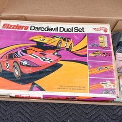 Hot Wheels " SIZZLERS " 1971- Dual Lane Daredevil Set." NO CARS "
