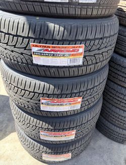 🚨🚘Vendo set de llantas 285 45 22 arroyo tires