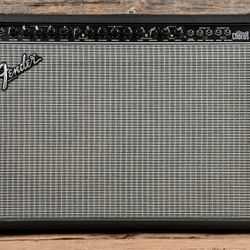 Fender Ultimate Chorus Amplifier 