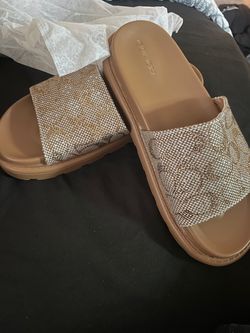 Sandalia coach