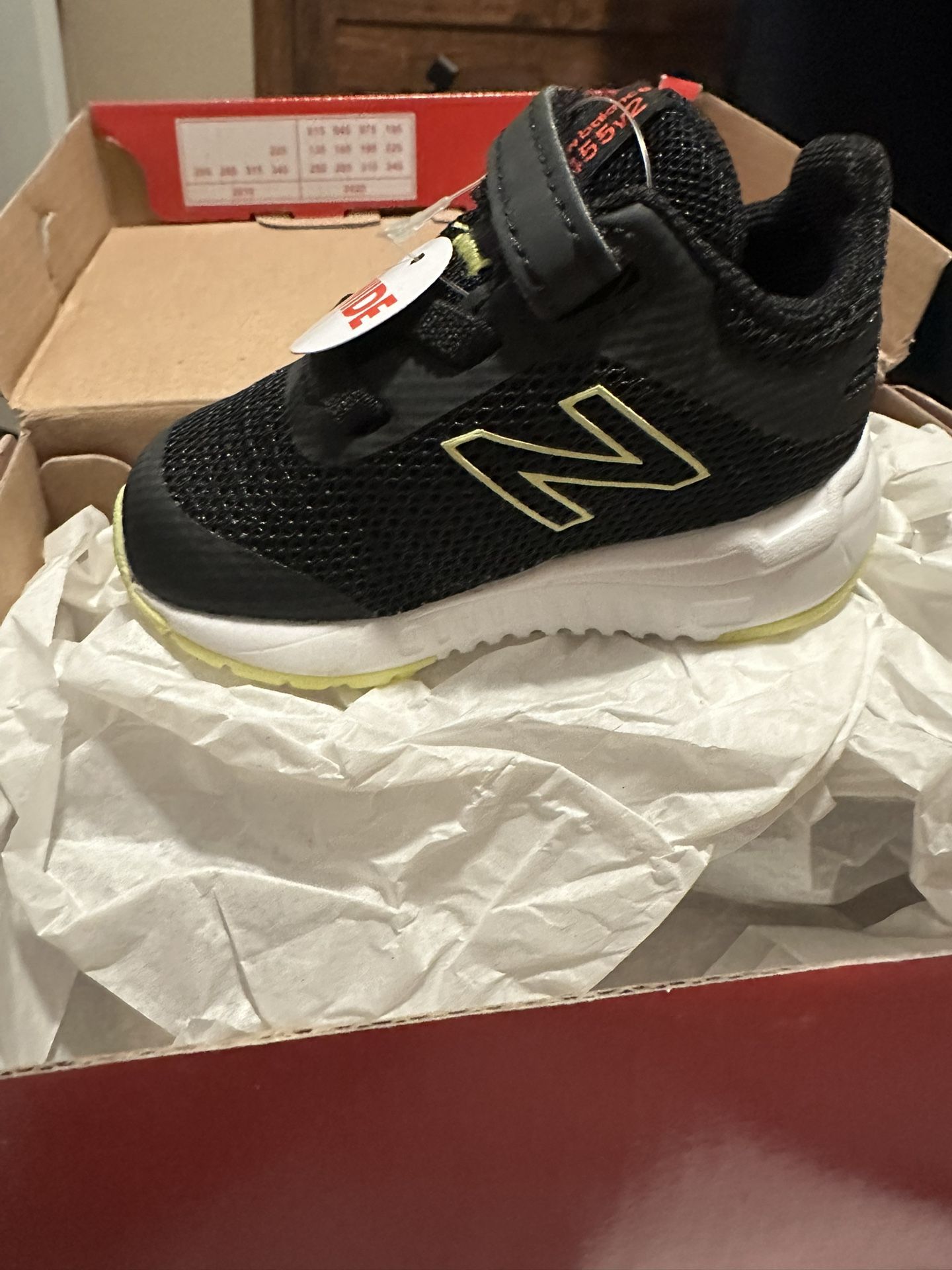 Infant New Balance Sz 2
