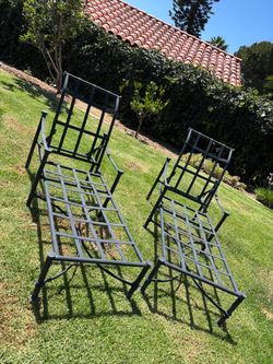 Aluminum Black Lounge Chairs
