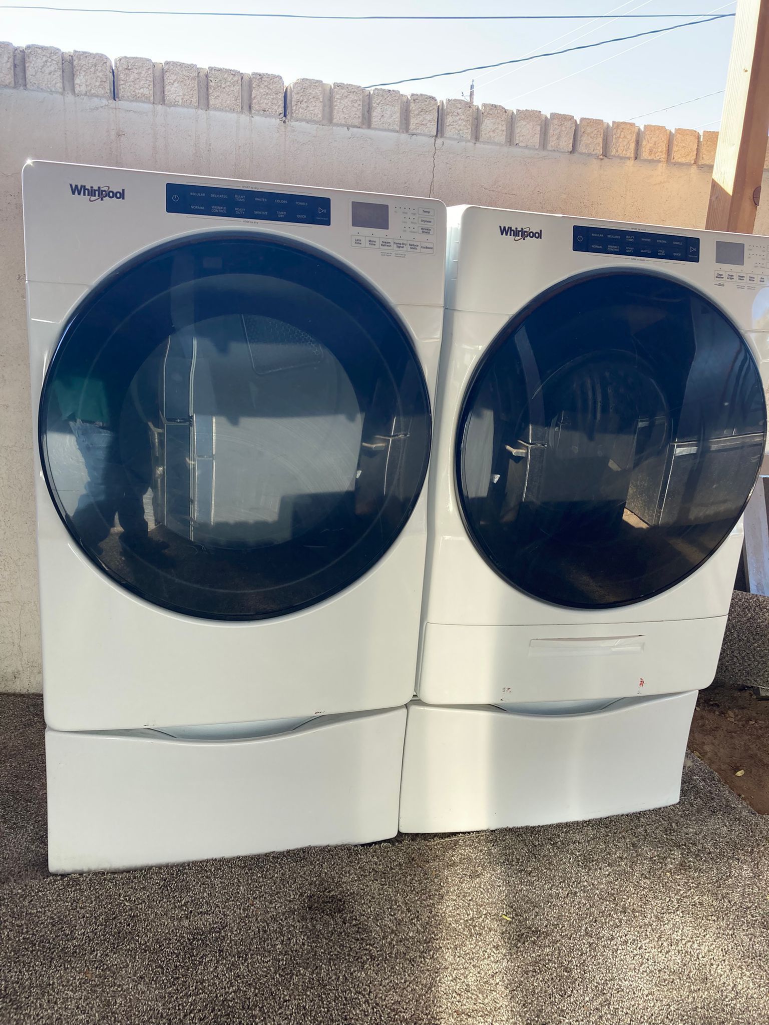 Whirlpool washer and dryer electric work perfect in good condition free delivery to the garage