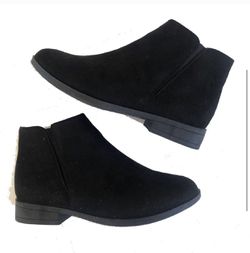 Women’s black suede ankle boots booties 6