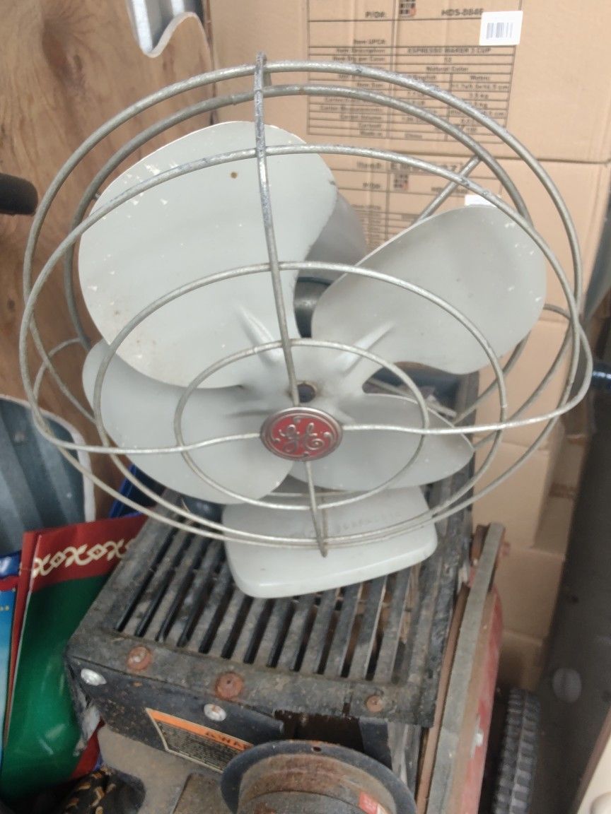 GE Antique Electric Desk Fan