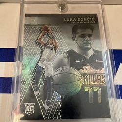 2018-19 Panini Chronicles - Essentials Luka Dončić #214 (RC)