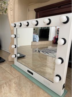 Vanity mirror