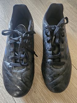 Used Size 3 1/2 Adidas Soccer Shoes
