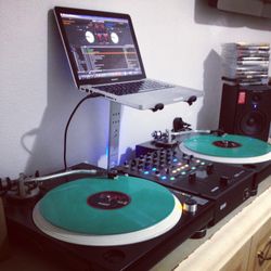 Technics 1200 MK2 & MK5 + Rane 61 Mixer DJ