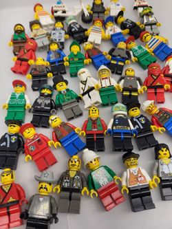 Lot of 45 Classic vintage Lego Minifigures