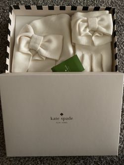 NWT kate spade beanie and glove gift box.