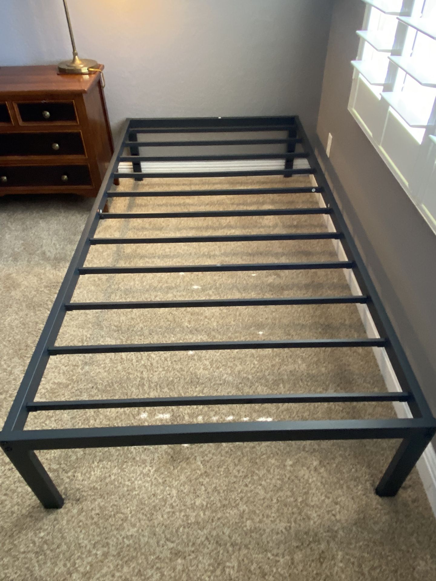 Twin xL Bedframe