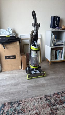 Vacuum - Bissell Cleanview Swivel Pet