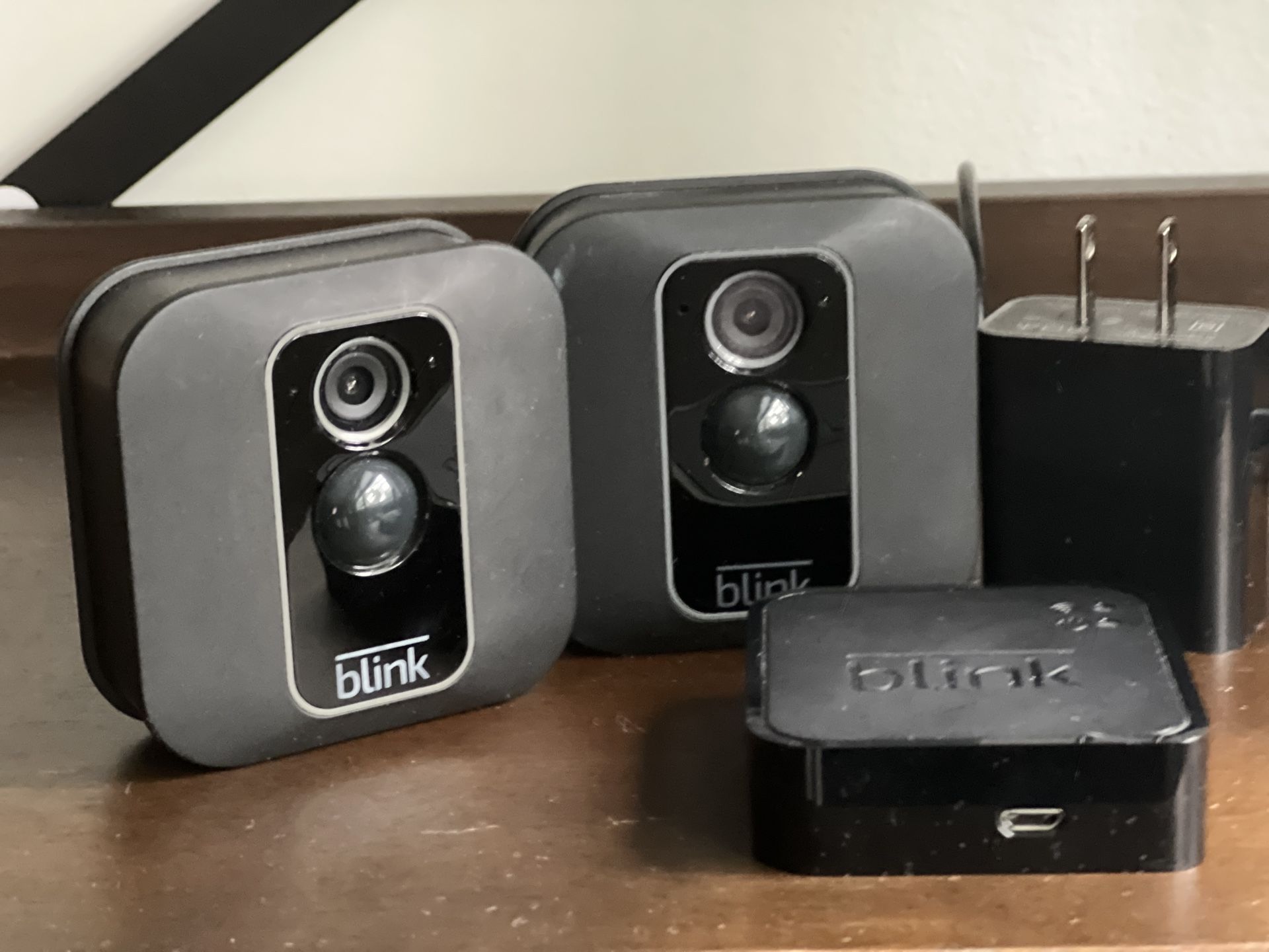 Blink XT1/XT2 Wi-Fi 1080p HD Security Camera(2PCS) with Base