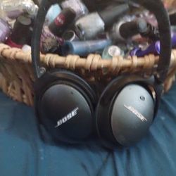 Bose Quiet Comfort  25  Acoustic Noise Cancelling Head Phone's 120