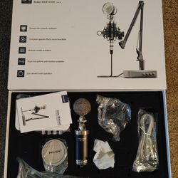 XLR Condenser Cardioid Studio Microphone & Soundcard + Hardware - Brand New Unused