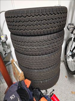 5 UNUSED Goodyear Wrangler All-Terrain Adventure tires and Land Rover Defender 30th wheels