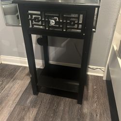 Decorative table/desk/end table/bedside table